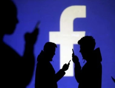 Νέες αποκαλύψεις για το Facebook – Έδωσε και πάλι… «δωράκι» προσωπικά δεδομένα σε εταιρείες